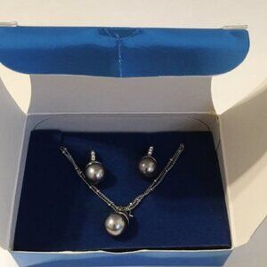 😎 3 for $10 SALE-bundle sale! New- Necklace Earrings Set Avon Pendant